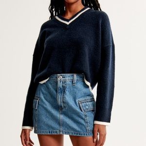 NWT Abercrombie wedge v neck sweater